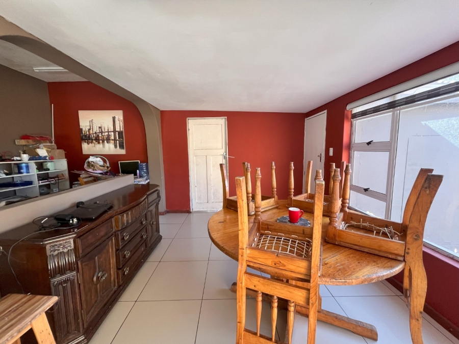 5 Bedroom Property for Sale in Levins Estate Free State
